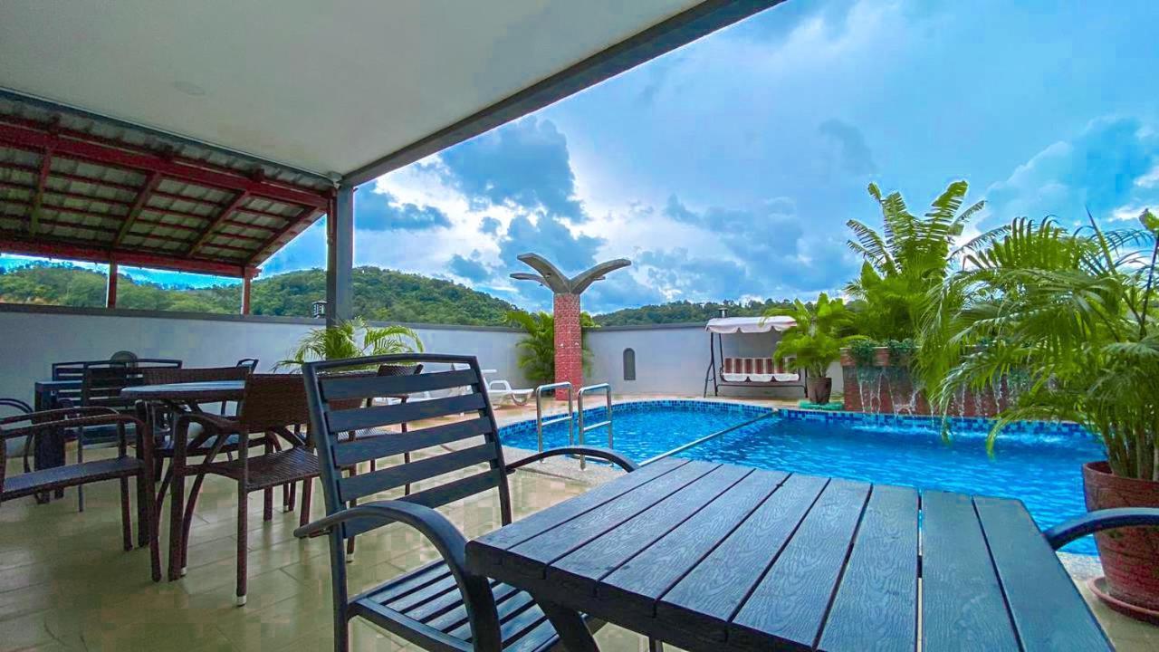 Norshah Village Resort Pantai Cenang (Langkawi) Exterior foto